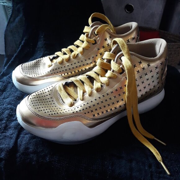 kobe 10 ext liquid gold
